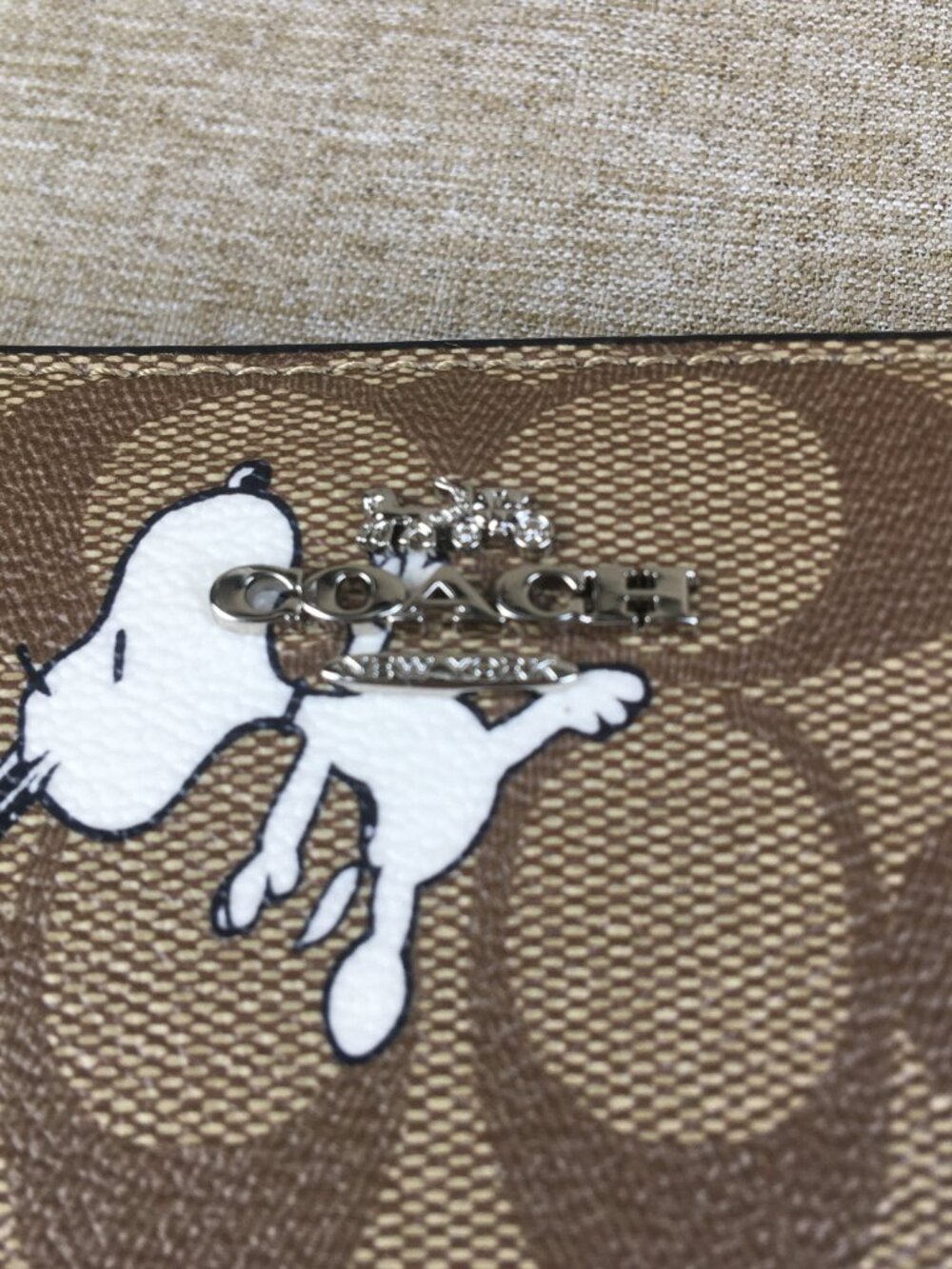 Coach x Peanuts Snoopy Wristlet Wallet - Picture 3 of 9